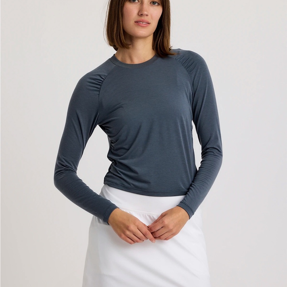 Women's Elevate Lightweight Fitted Long Sleeve Free Fly Apparel